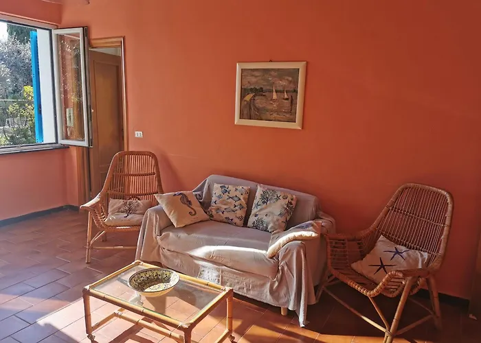 White & Blue House Lejlighed Chiavari