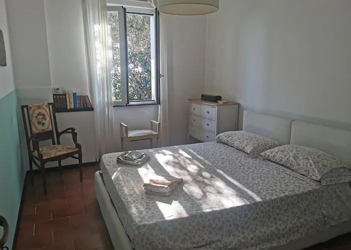 White & Blue House * Chiavari