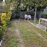 아파트 White & Blue House 키아바리
