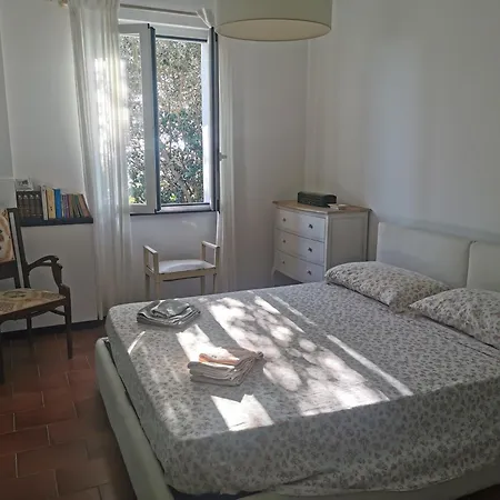 White & Blue House * Chiavari